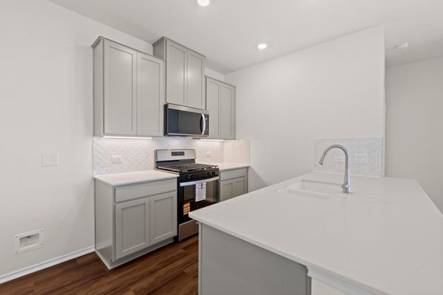 4920 Gragnano DR, Round Rock, TX 78665