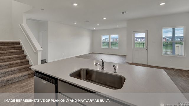 112 LAS LOMAS DRIVE, San Marcos, TX 78666