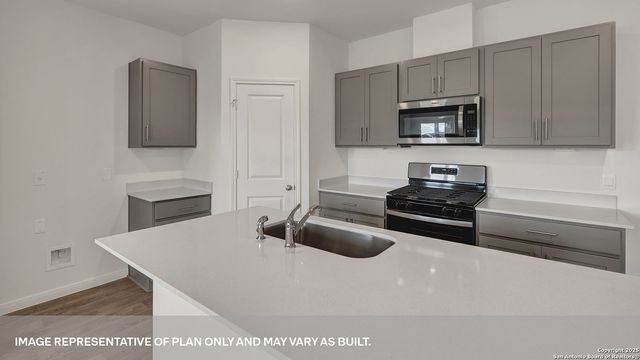 112 LAS LOMAS DRIVE, San Marcos, TX 78666