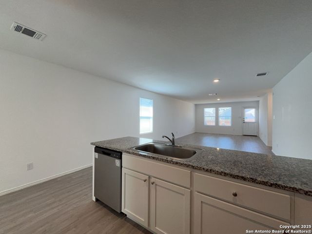 2819 Stigler Dr, Converse, TX 78109