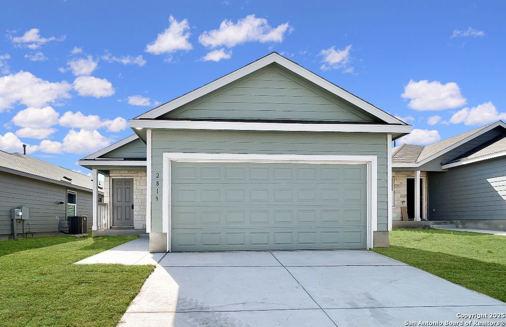 2819 Stigler Dr, Converse, TX 78109