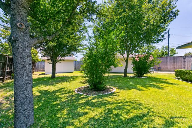 1032 Cherrywood Lane, Carrollton, TX 75006