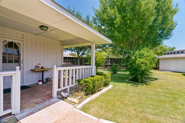1032 Cherrywood Lane, Carrollton, TX 75006