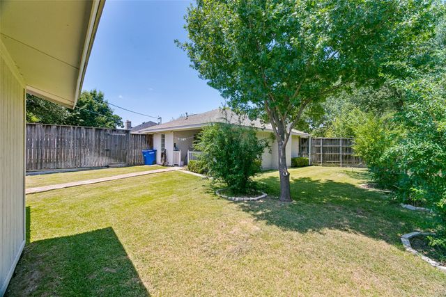 1032 Cherrywood Lane, Carrollton, TX 75006