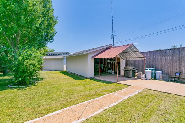 1032 Cherrywood Lane, Carrollton, TX 75006