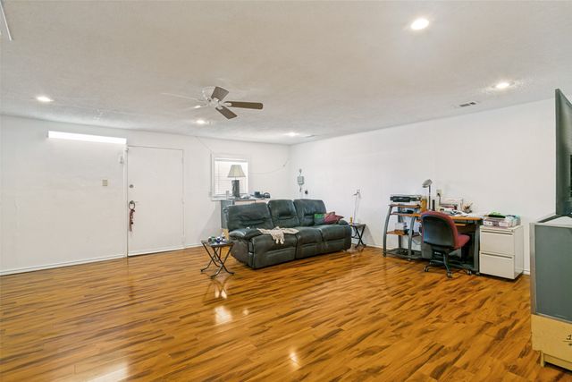 1032 Cherrywood Lane, Carrollton, TX 75006
