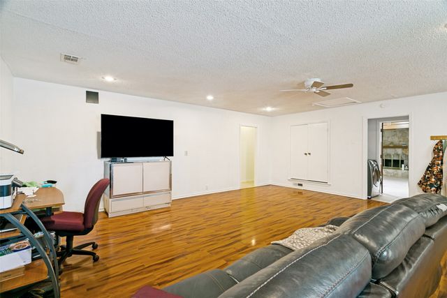 1032 Cherrywood Lane, Carrollton, TX 75006