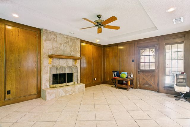 1032 Cherrywood Lane, Carrollton, TX 75006