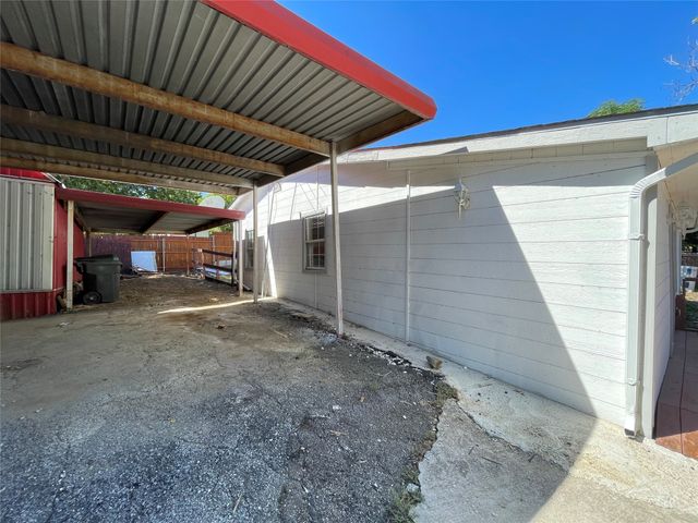 911 Cove Trail, Little Elm, TX 75068