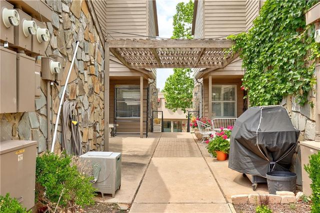 6000 N Pennsylvania Avenue 46, Oklahoma City, OK 73112