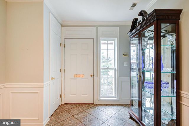 327 ROCKMEADE DR, Wilmington, DE 19810