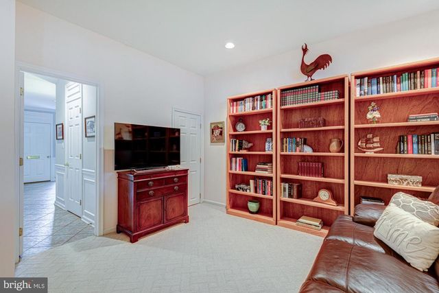 327 ROCKMEADE DR, Wilmington, DE 19810