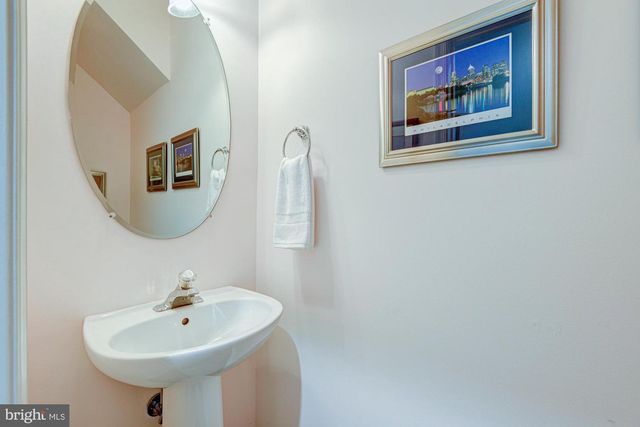 327 ROCKMEADE DR, Wilmington, DE 19810