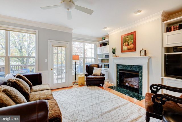 327 ROCKMEADE DR, Wilmington, DE 19810