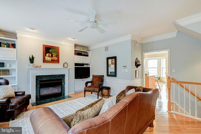 327 ROCKMEADE DR, Wilmington, DE 19810