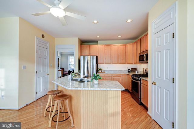 327 ROCKMEADE DR, Wilmington, DE 19810