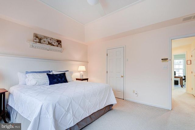 327 ROCKMEADE DR, Wilmington, DE 19810