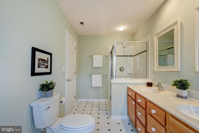 327 ROCKMEADE DR, Wilmington, DE 19810