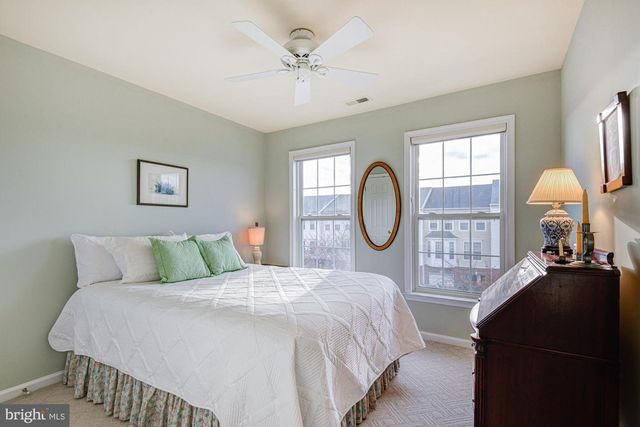 327 ROCKMEADE DR, Wilmington, DE 19810