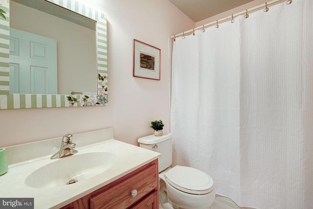 327 ROCKMEADE DR, Wilmington, DE 19810