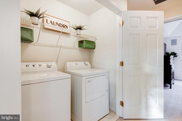 327 ROCKMEADE DR, Wilmington, DE 19810