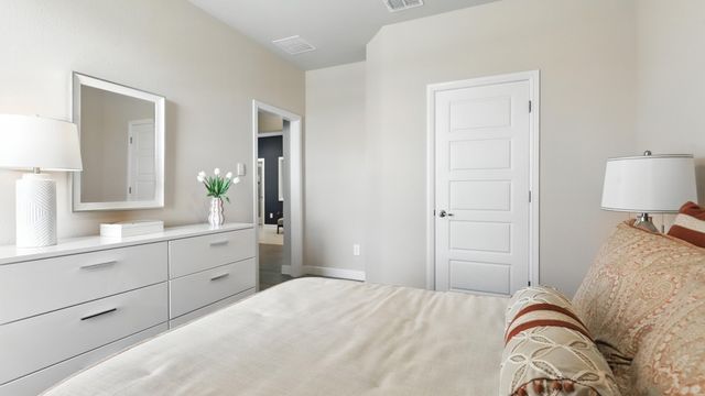 1909 CHEROKEE Lane, Cleburne, TX 76033