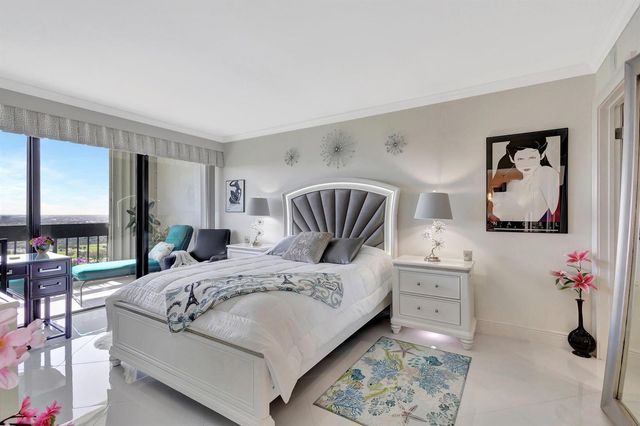 2000 Presidential Way Ph5, West Palm Beach, FL 33401