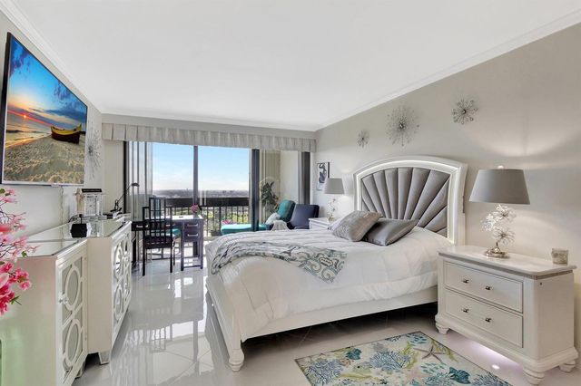 2000 Presidential Way Ph5, West Palm Beach, FL 33401