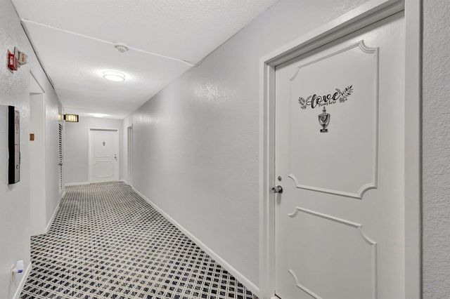 2000 Presidential Way Ph5, West Palm Beach, FL 33401