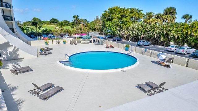 2000 Presidential Way Ph5, West Palm Beach, FL 33401