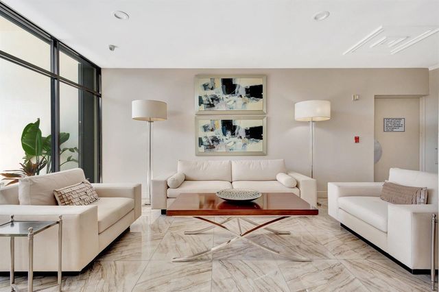 2000 Presidential Way Ph5, West Palm Beach, FL 33401