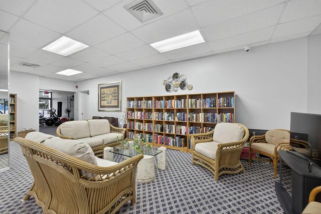 2000 Presidential Way Ph5, West Palm Beach, FL 33401