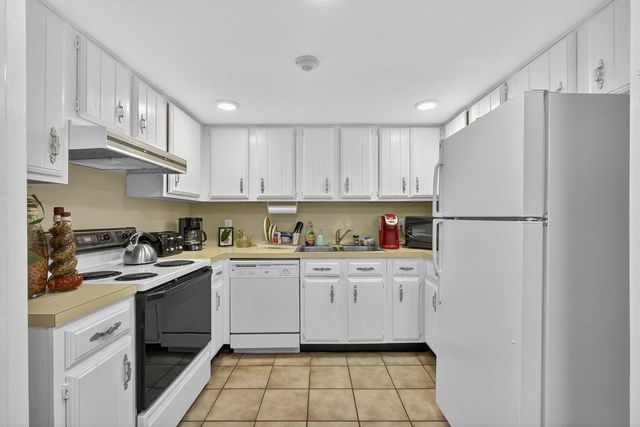 2000 Presidential Way Ph5, West Palm Beach, FL 33401