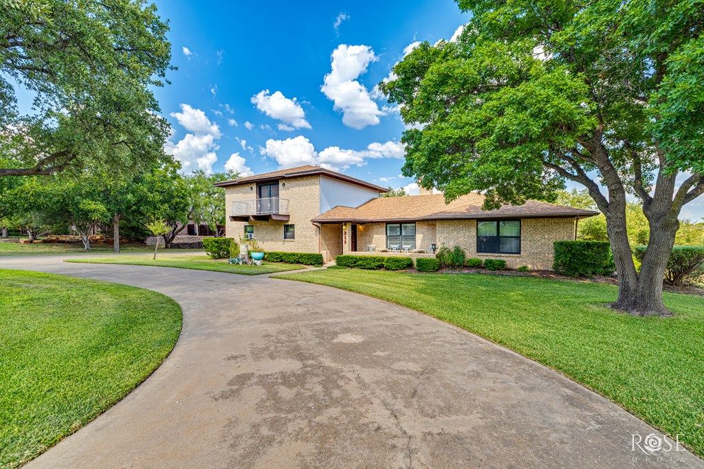 Image 4 of property listing at 258 Loch Ness Rd, San Angelo, TX 76901