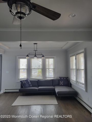 16 Cornwall Street, Highlands, NJ 07732