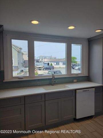 16 Cornwall Street, Highlands, NJ 07732