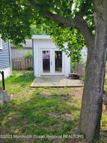 16 Cornwall Street, Highlands, NJ 07732