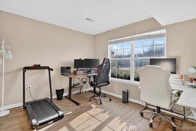 1035 Parkview Street, Fenton, MI 48430