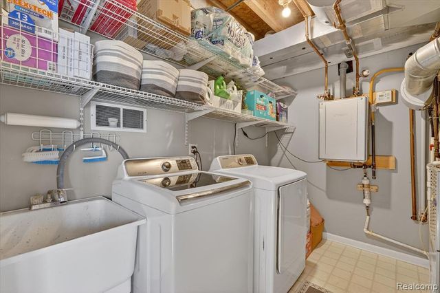 1035 Parkview Street, Fenton, MI 48430