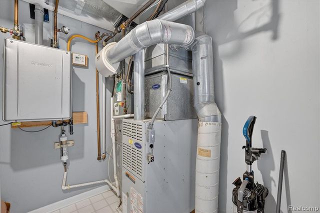 1035 Parkview Street, Fenton, MI 48430