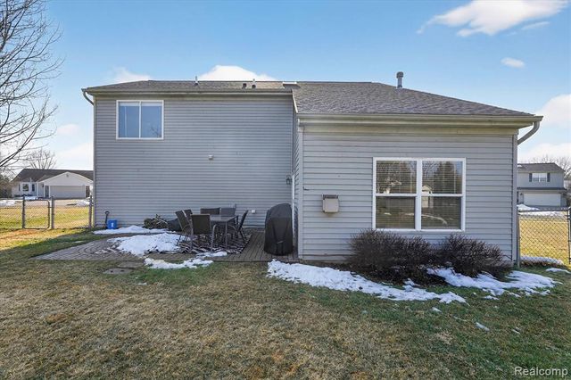 1035 Parkview Street, Fenton, MI 48430