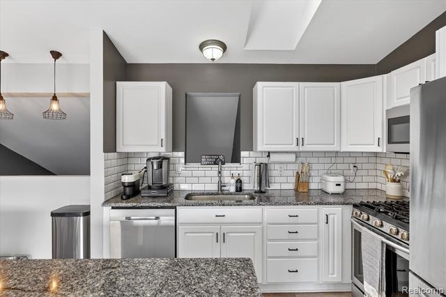 1035 Parkview Street, Fenton, MI 48430