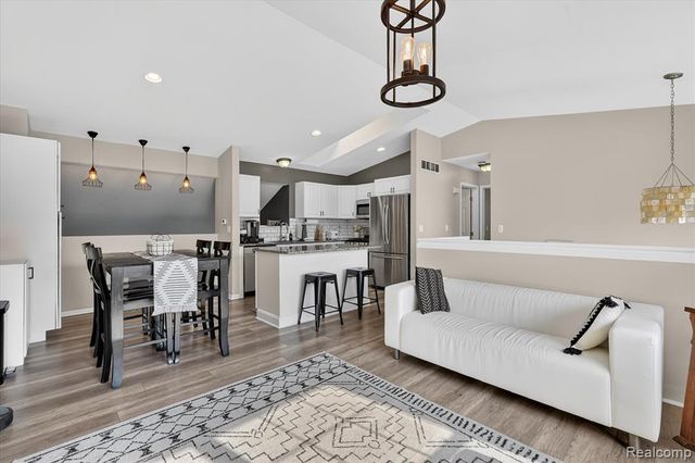 1035 Parkview Street, Fenton, MI 48430