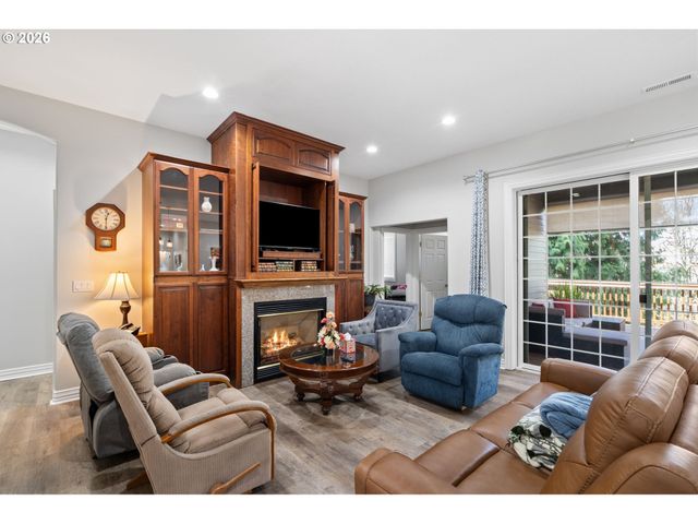 1421 Se 35TH Ave, Hillsboro, OR 97123