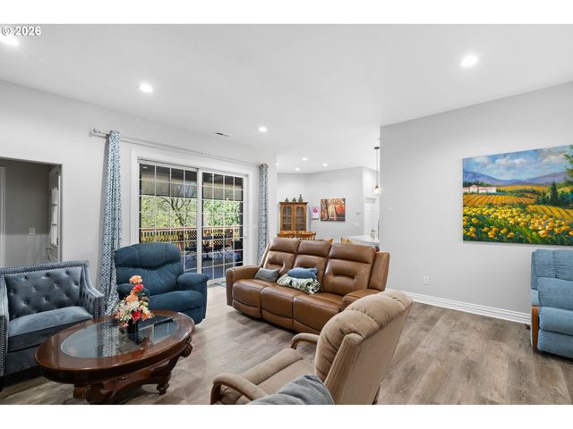 1421 Se 35TH Ave, Hillsboro, OR 97123