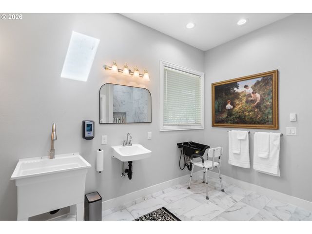 1421 Se 35TH Ave, Hillsboro, OR 97123