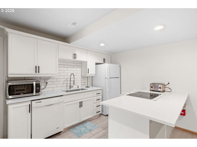 1421 Se 35TH Ave, Hillsboro, OR 97123
