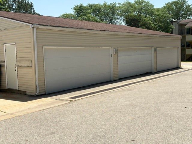 183 N Waters Edge Drive W 301, Glendale Heights, IL 60139