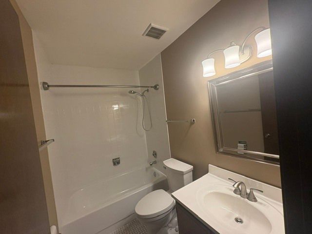 183 N Waters Edge Drive W 301, Glendale Heights, IL 60139
