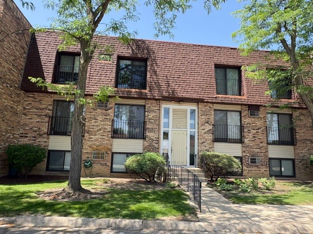 183 N Waters Edge Drive W 301, Glendale Heights, IL 60139